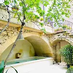 Vakantiehuis Le Petit Palais Hors Du Temps *