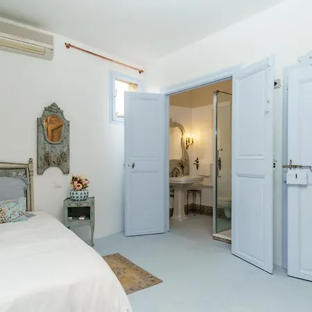 Le Petit Palais Hors Du Temps Holiday home Collias