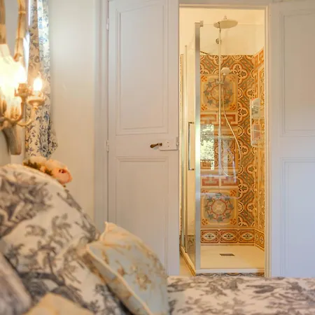 Le Petit Palais Hors Du Temps * Collias