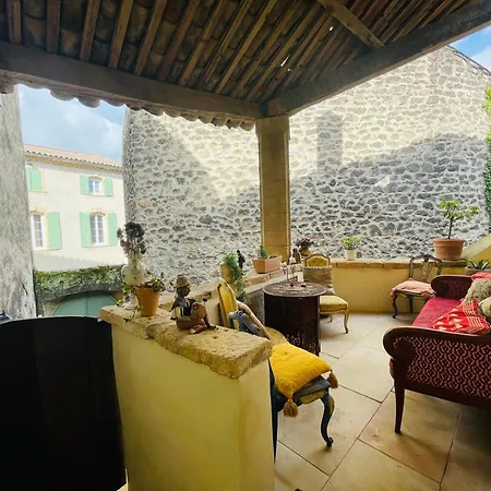 Le Petit Palais Hors Du Temps * Collias