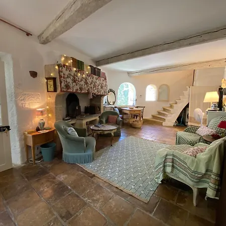 Le Petit Palais Hors Du Temps Holiday home Collias