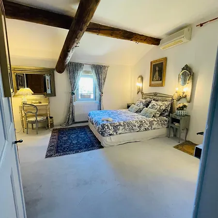 Le Petit Palais Hors Du Temps Holiday home Collias