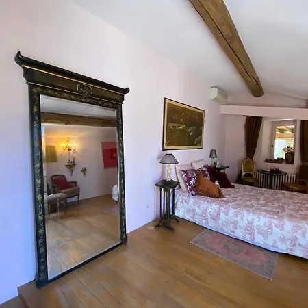Le Petit Palais Hors Du Temps Holiday home Collias
