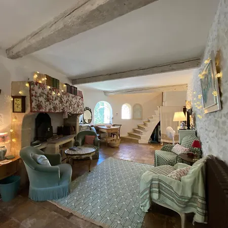 Holiday home Le Petit Palais Hors Du Temps Collias