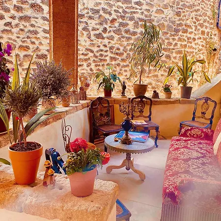 Holiday home Le Petit Palais Hors Du Temps Collias