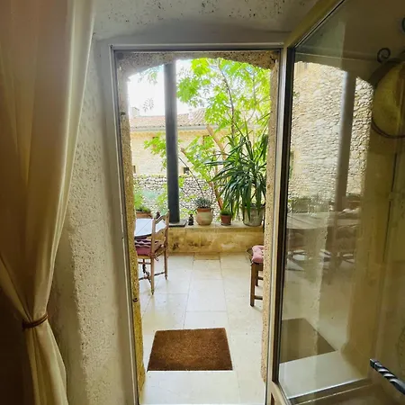 Holiday home Le Petit Palais Hors Du Temps *