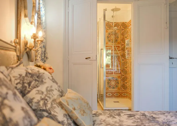 Le Petit Palais Hors Du Temps * Collias