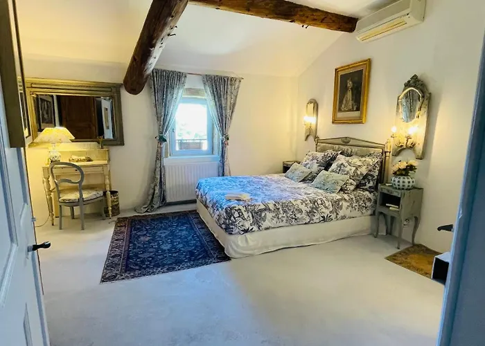 Le Petit Palais Hors Du Temps Dom wakacyjny Collias